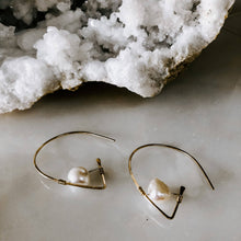 Load image into Gallery viewer, Entranced Pearl Ear Threaders

