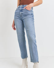 Load image into Gallery viewer, Center Stage Jeans
